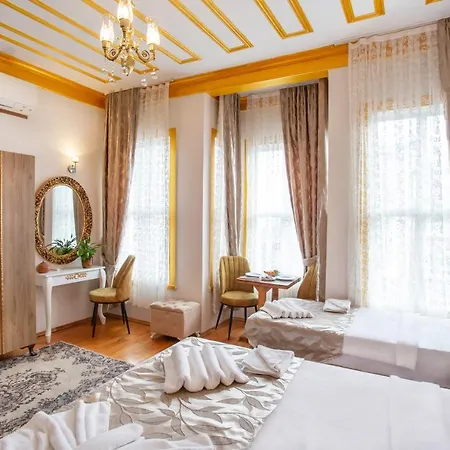 April Hotel 2*
