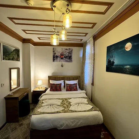 April Hotel Istanboel