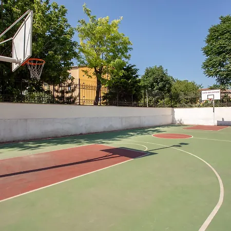 April איסטמבול