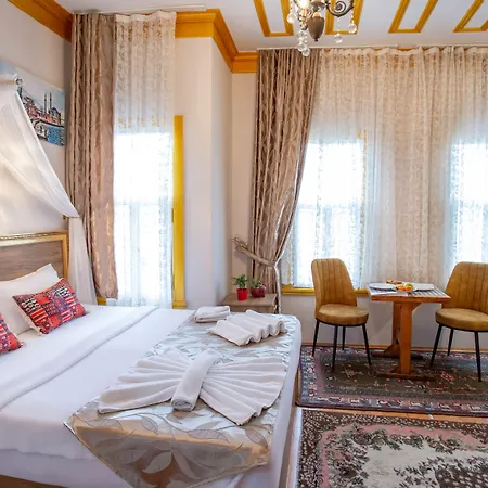 April Hotel Istanboel