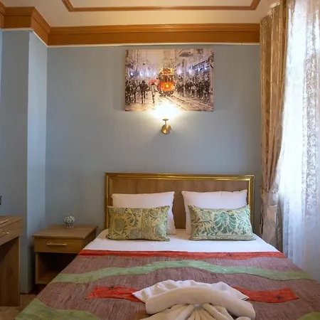 Szálloda April