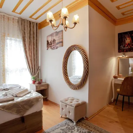 April Hotel 2*