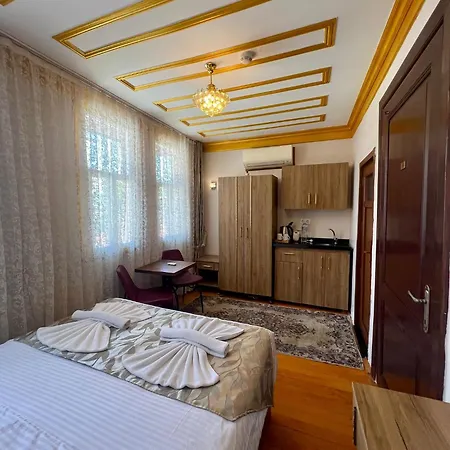 April 伊斯坦布尔